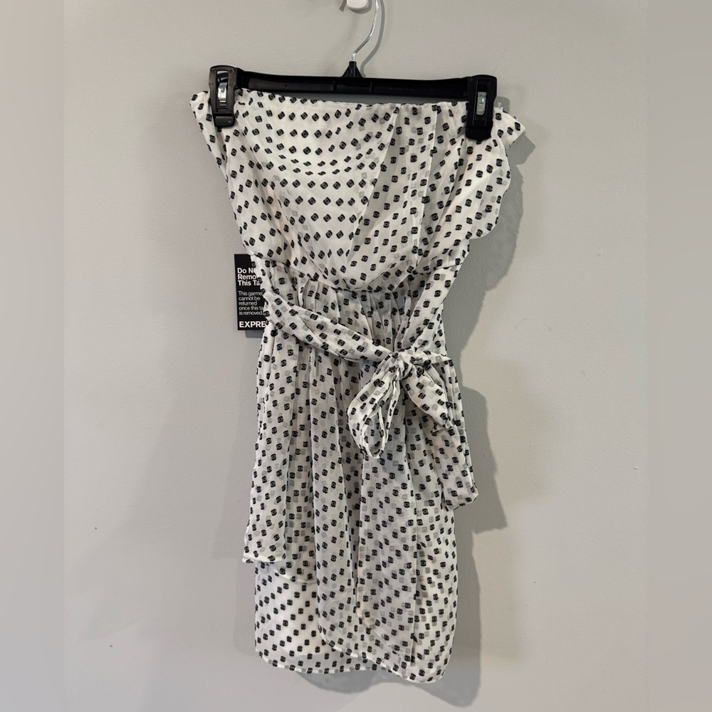 NWT Express Black and White Patterned Strapless Dress with removable belt
